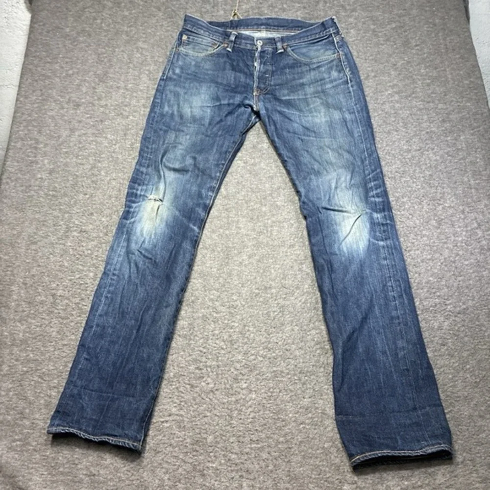 Levis distressed